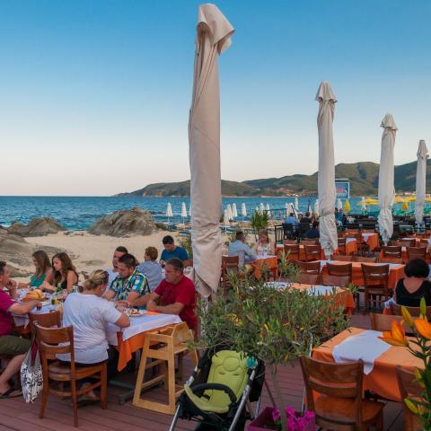Food and restaurants in Nikiti